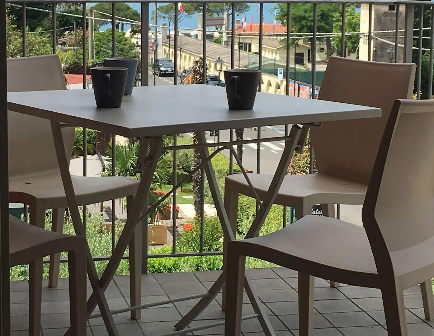 Vialeromadodici Rooms & Apartments Lazise Italy
