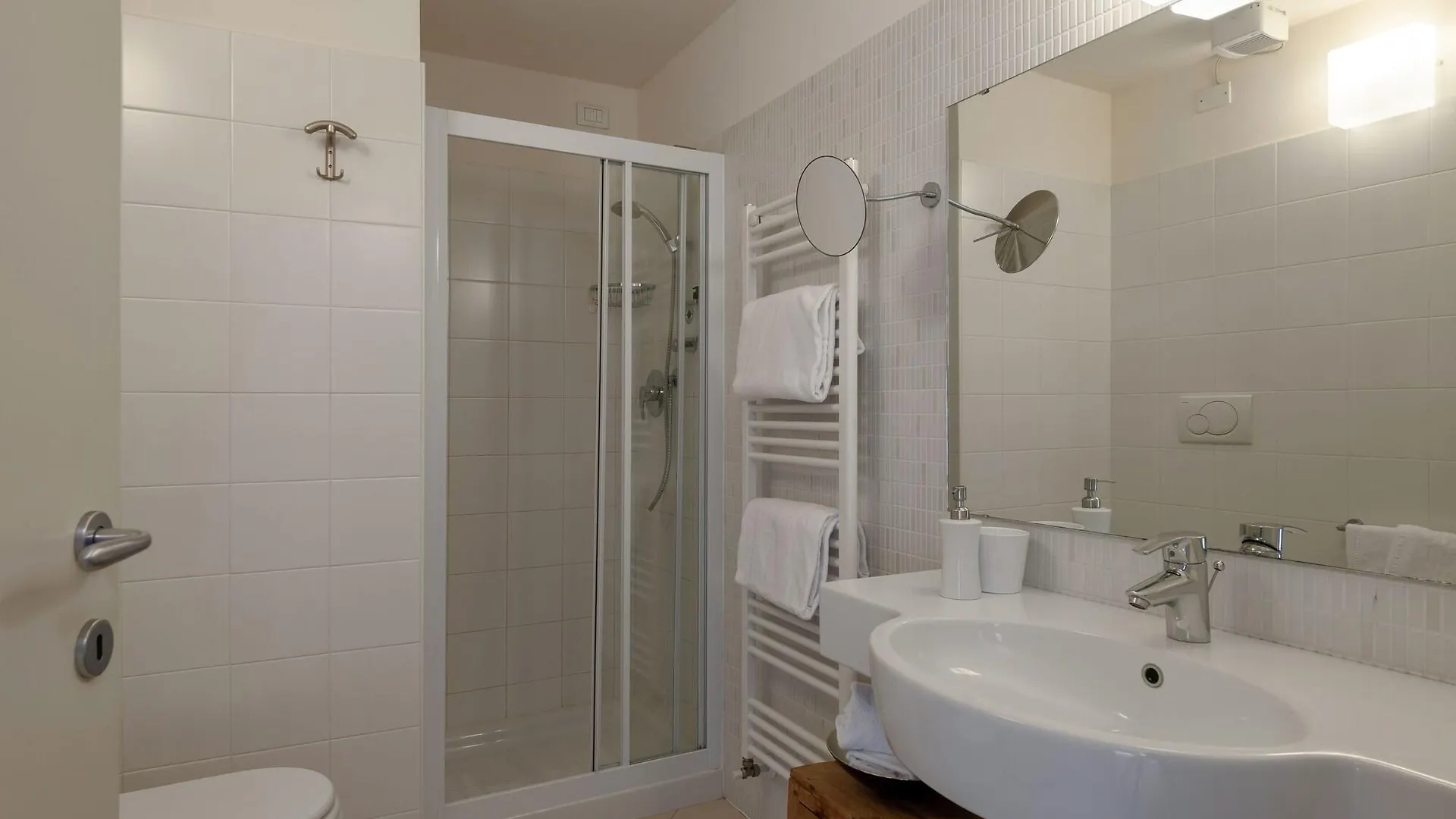 Vialeromadodici Rooms & Apartments Lazise Konukevi
