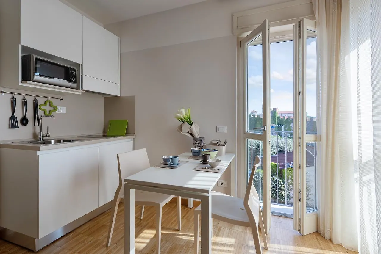 *** Konukevi Vialeromadodici Rooms & Apartments Lazise İtalya