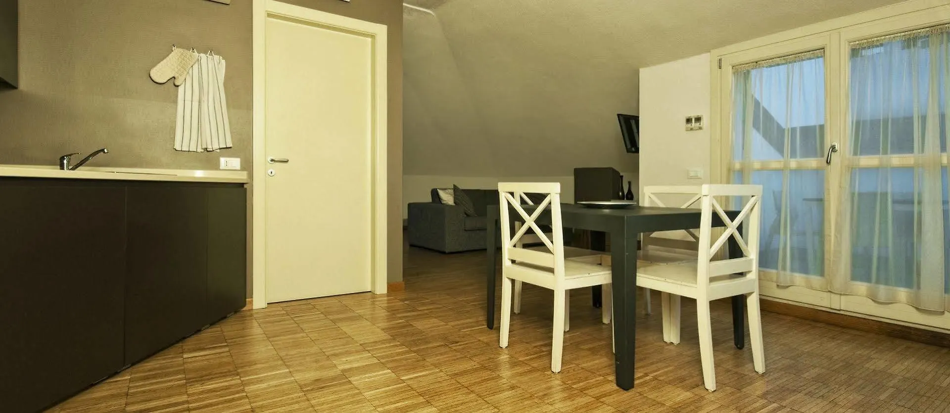 Vialeromadodici Rooms & Apartments Lazise 3*,