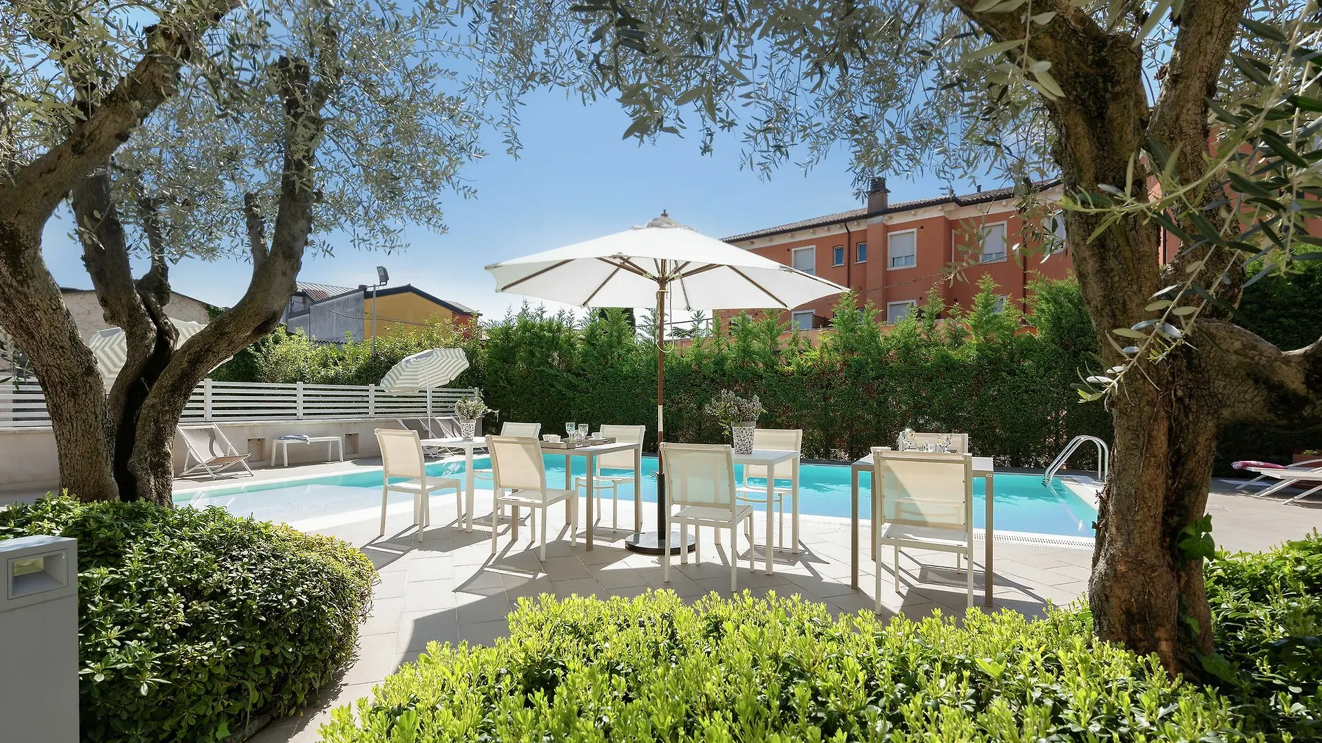 *** Konukevi Vialeromadodici Rooms & Apartments Lazise İtalya