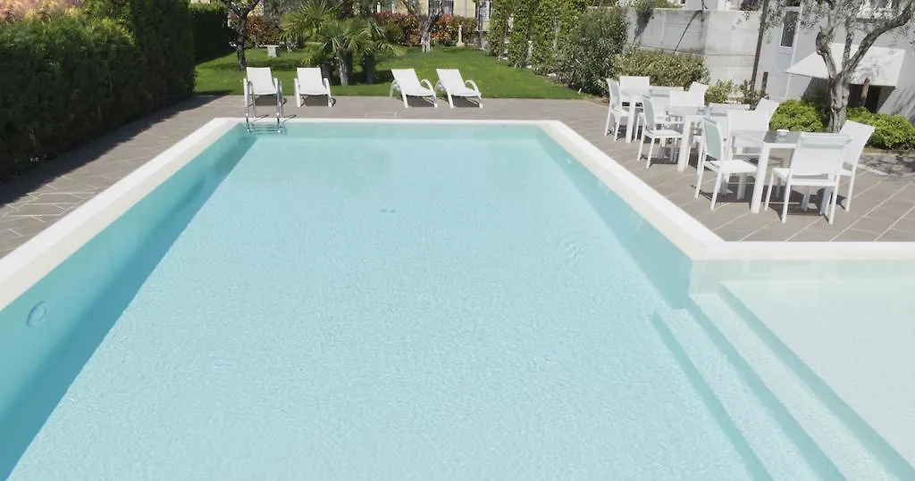 Gasthof Vialeromadodici Rooms & Apartments Lazise