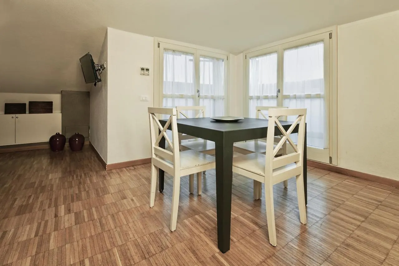Gasthof Vialeromadodici Rooms & Apartments Lazise