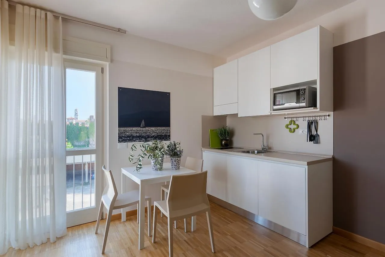 Gasthof Vialeromadodici Rooms & Apartments Lazise
