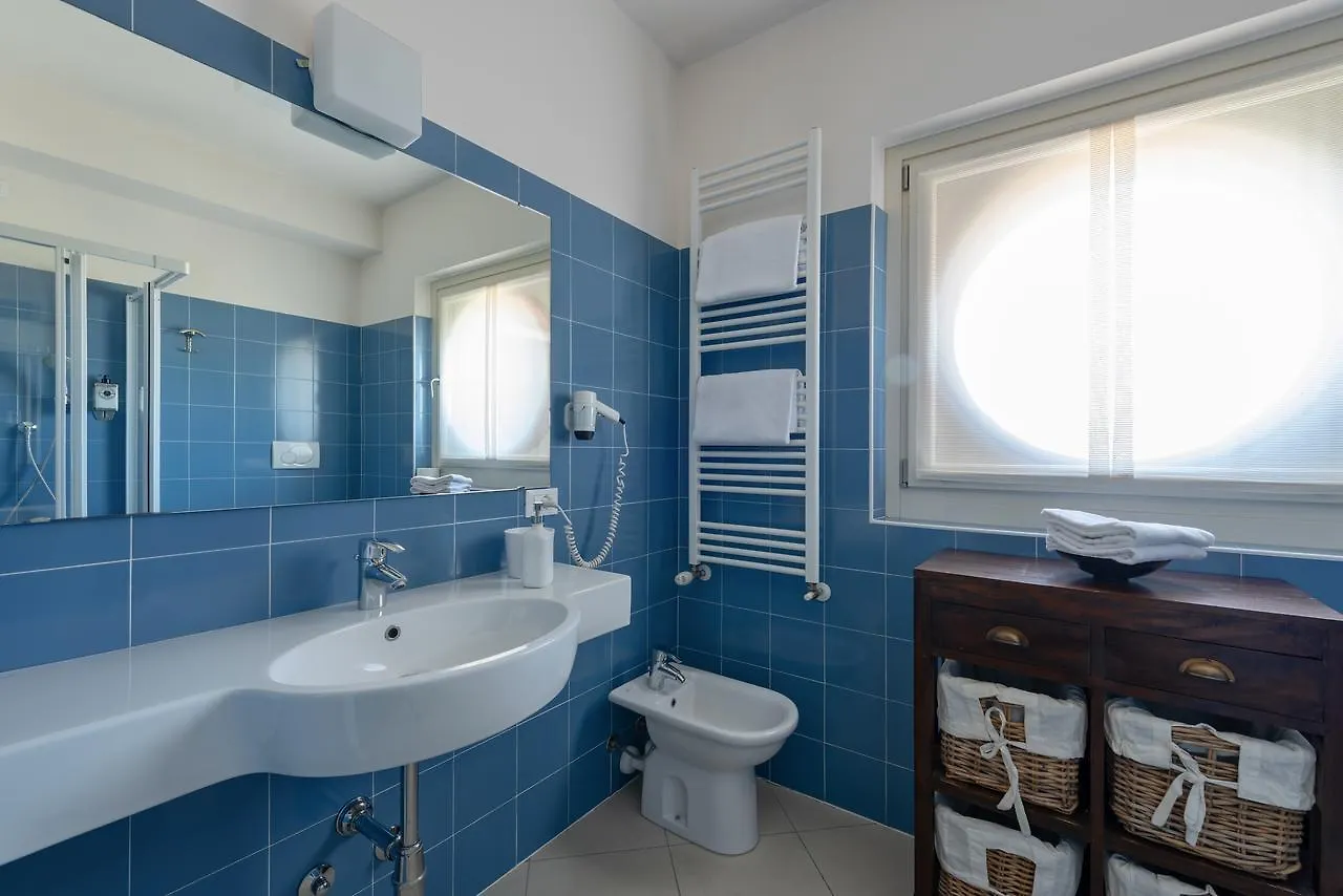 Vialeromadodici Rooms & Apartments Lazise Italien