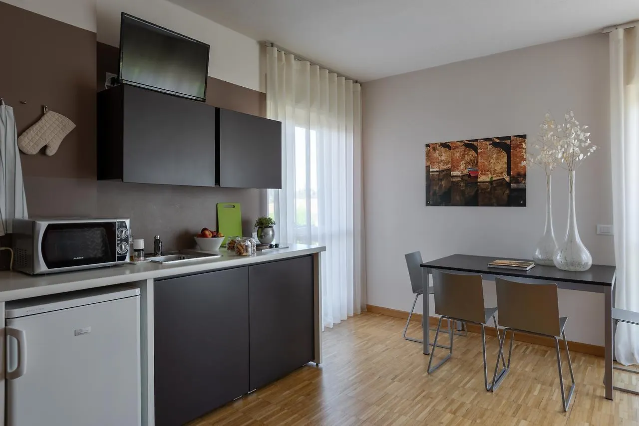 Gasthof Vialeromadodici Rooms & Apartments Lazise