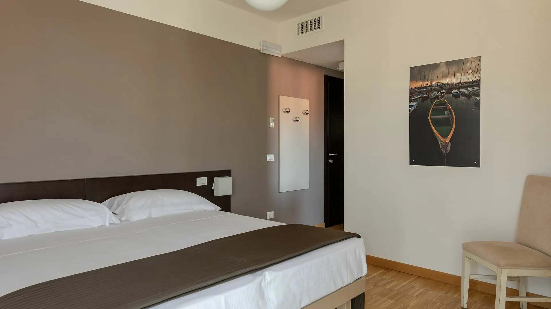 Vialeromadodici Rooms & Apartments Lazise Gasthof