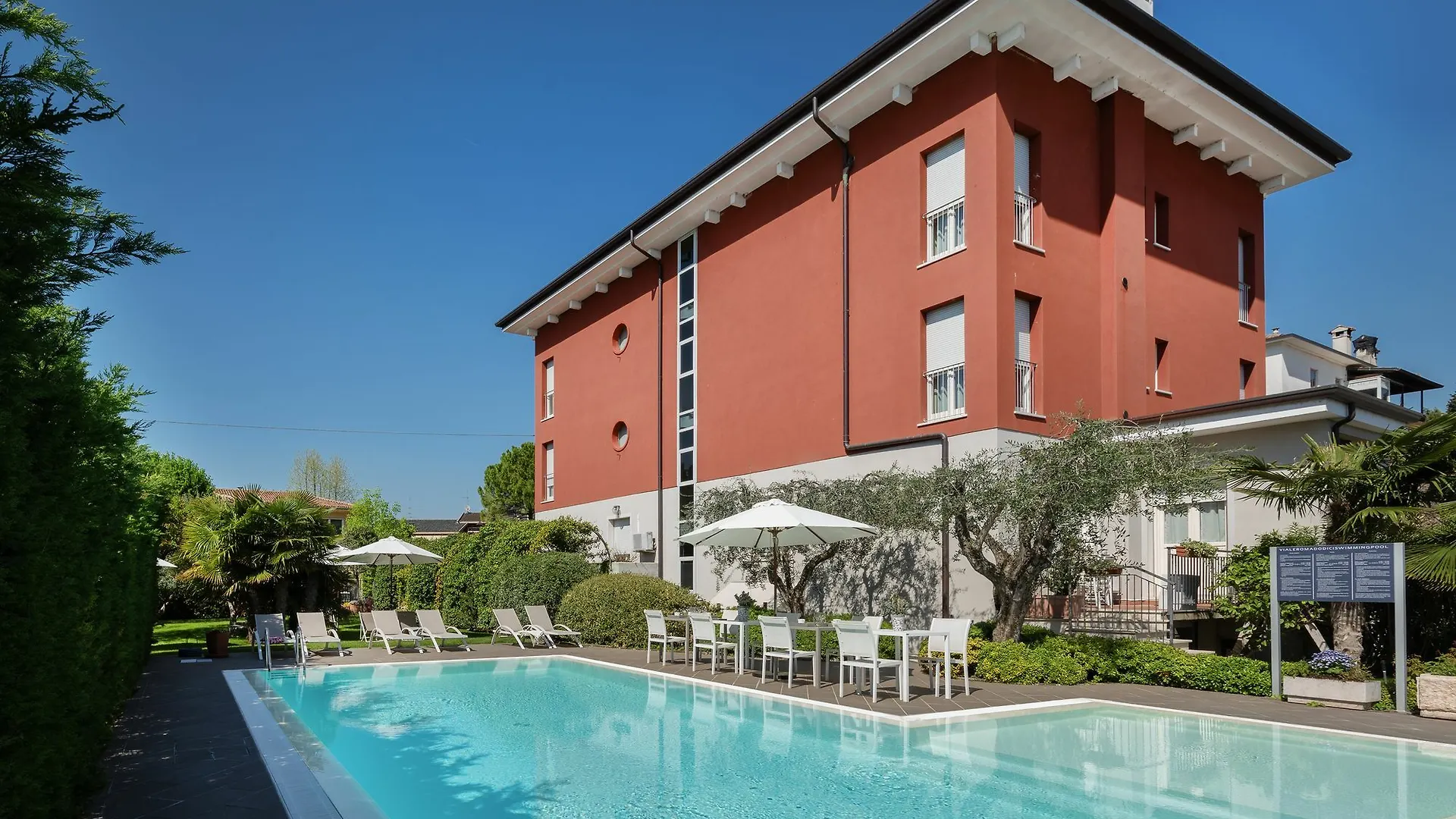 Gasthof Vialeromadodici Rooms & Apartments Lazise